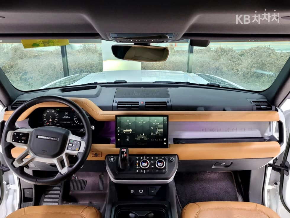 Land Rover 디펜더(L663)110 D300 HSE - 27