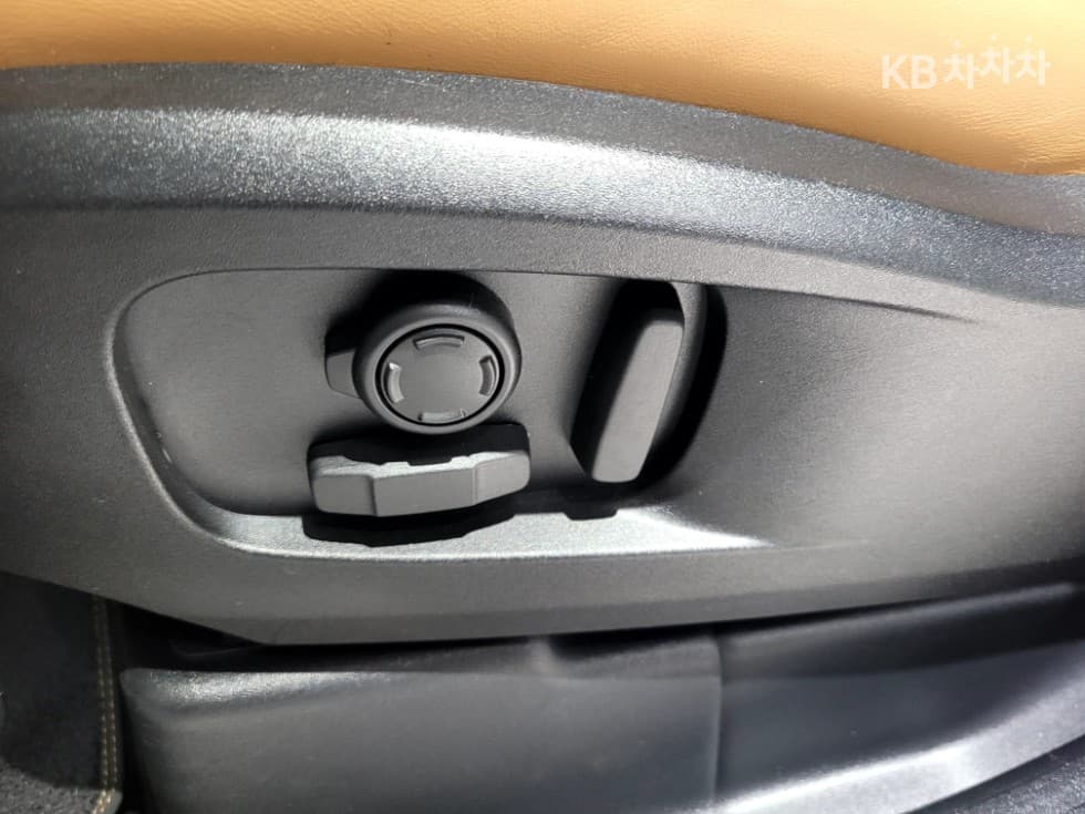 Land Rover 디펜더(L663)110 D300 HSE - 23