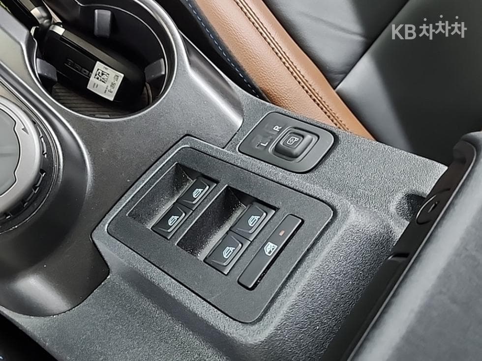 Форд 브롱코(U725)2.7 4 Door Outer Banks Стандартен - 16