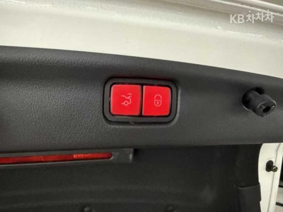 Mercedes-Benz C-Клас 6세대(W206)C300 4Matic Avantgarde - 5