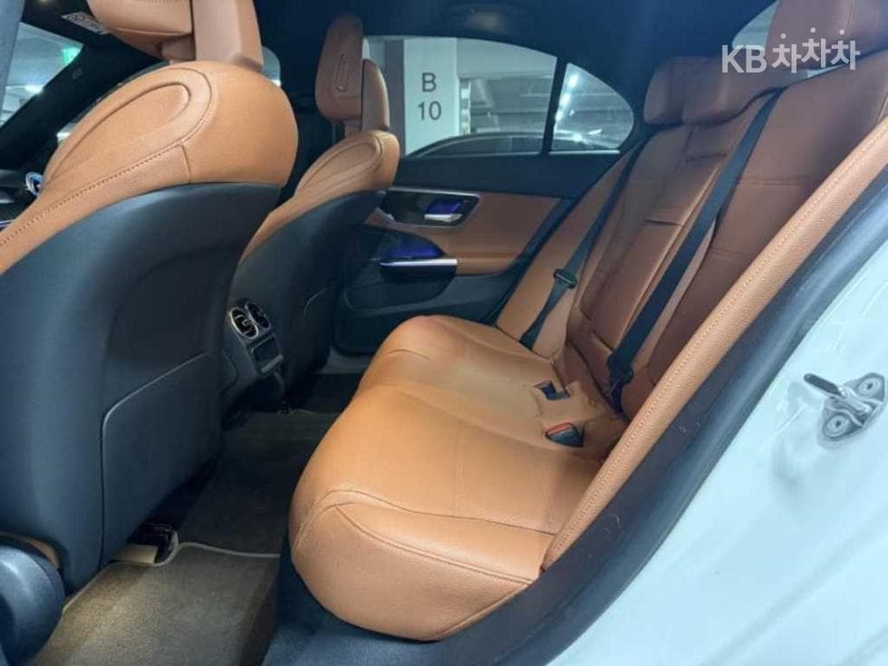 Mercedes-Benz C-Клас 6세대(W206)C300 4Matic Avantgarde - 8