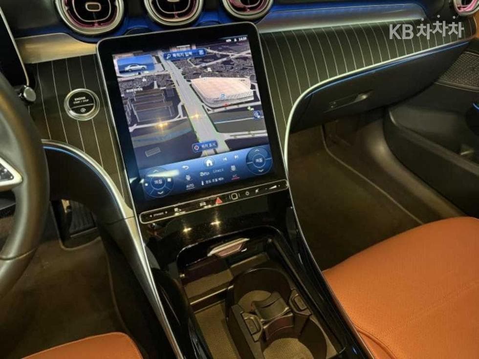 Mercedes-Benz C-Клас 6세대(W206)C300 4Matic Avantgarde - 19