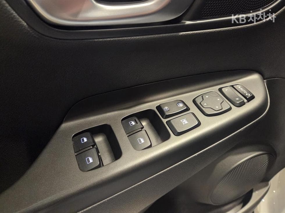 Hyundai The New (facelift) Kona1.6 Gasoline Turbo 2WD Smart - 17