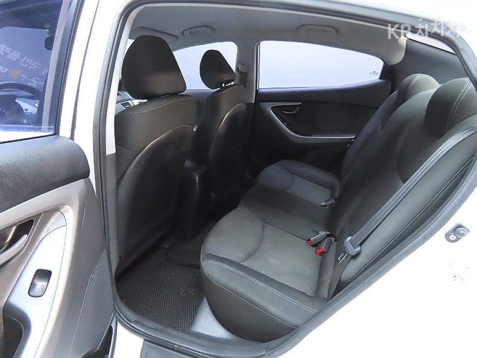 Hyundai Avante (Elantra)MDM16 GDi DELUXE - 11