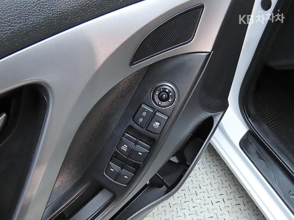 Hyundai Avante (Elantra)MDM16 GDi DELUXE - 13
