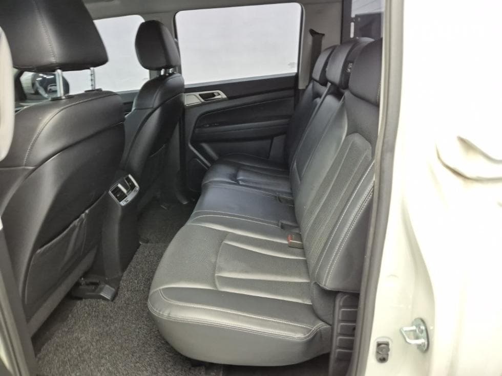 КейДжи Мобилити Rexton 스포츠2.2 4x4 Noblesse - 12