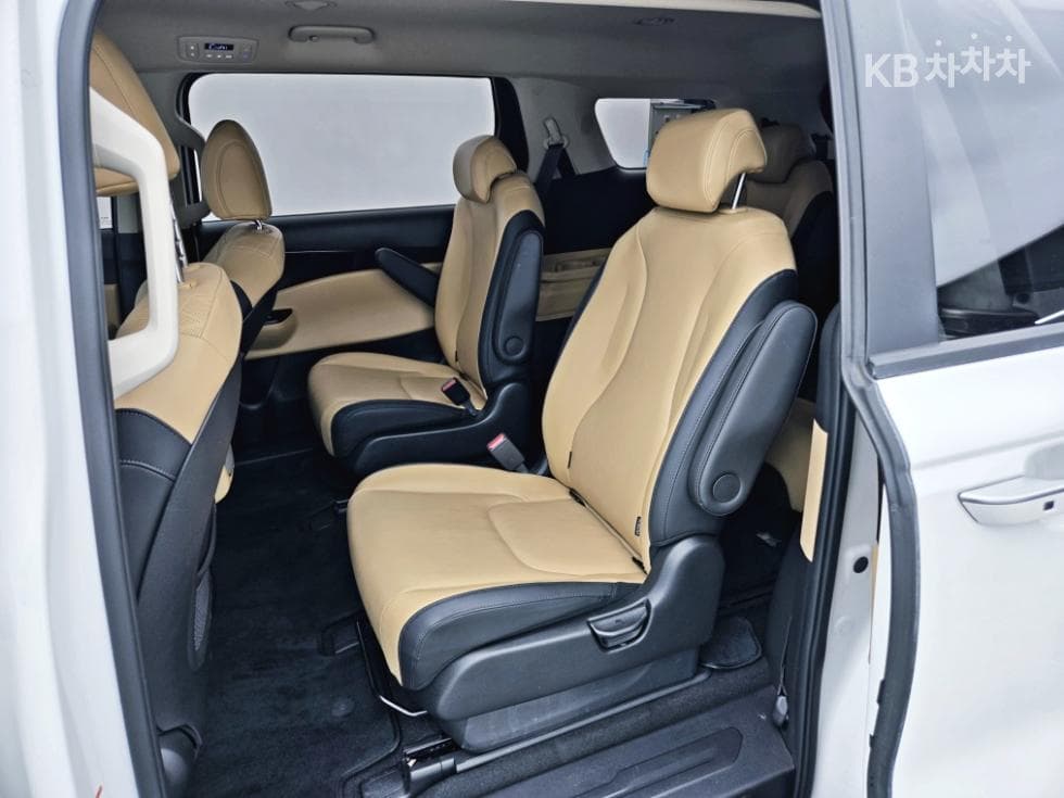 Kia Carnival 4th generationD2.2 9-seater Prestige - 6