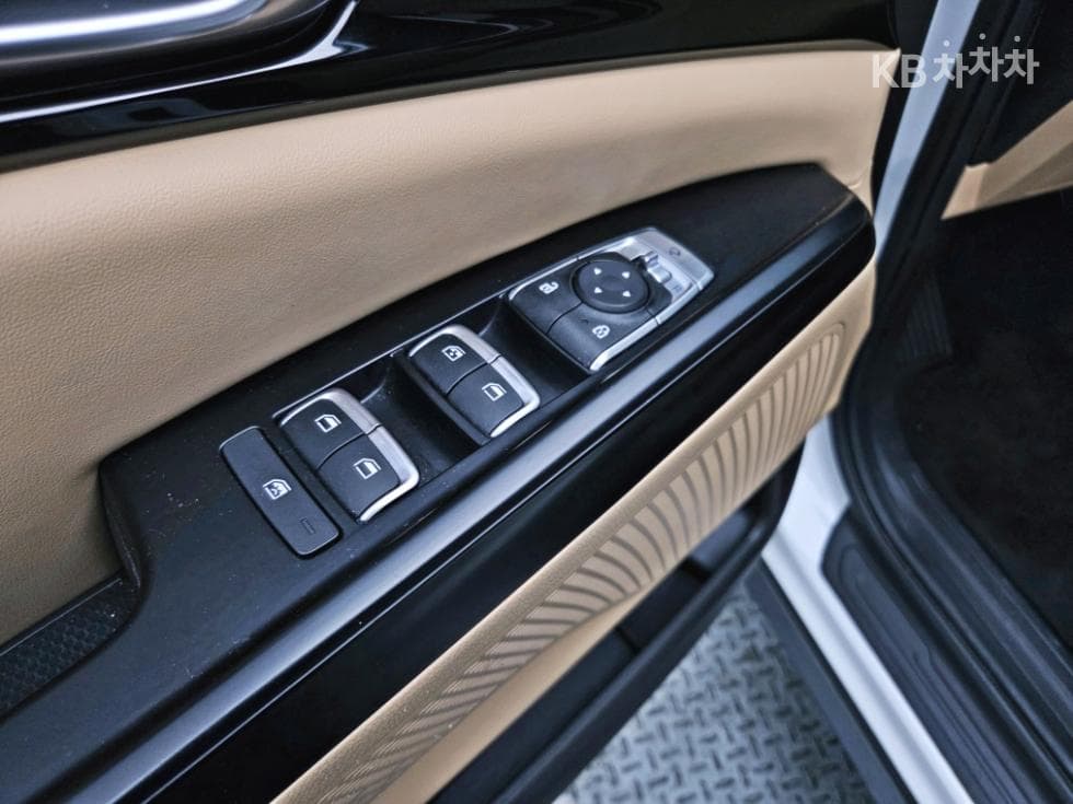 Kia Carnival 4th generationD2.2 9-seater Prestige - 8