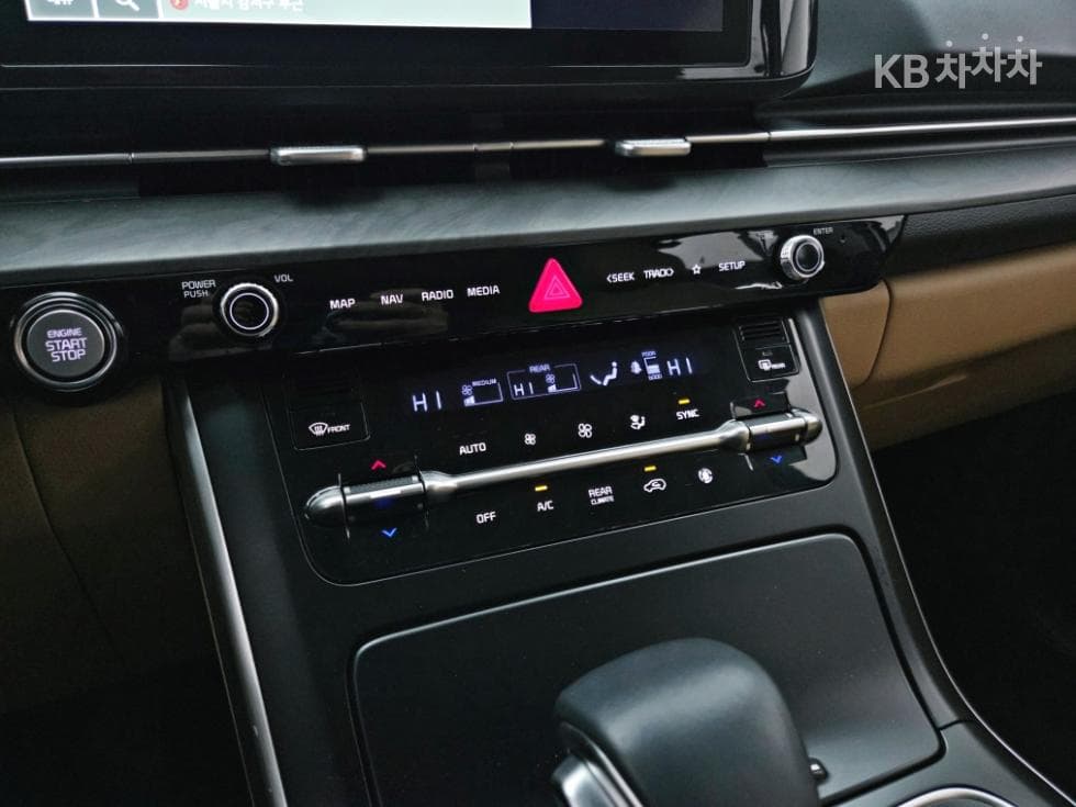 Kia Carnival 4th generationD2.2 9-seater Prestige - 15