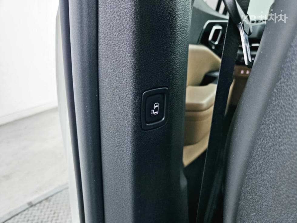 Kia Carnival 4th generationD2.2 9-seater Prestige - 19