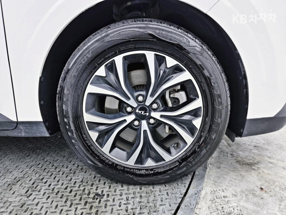 Kia Carnival 4th generationD2.2 9-seater Prestige - 27