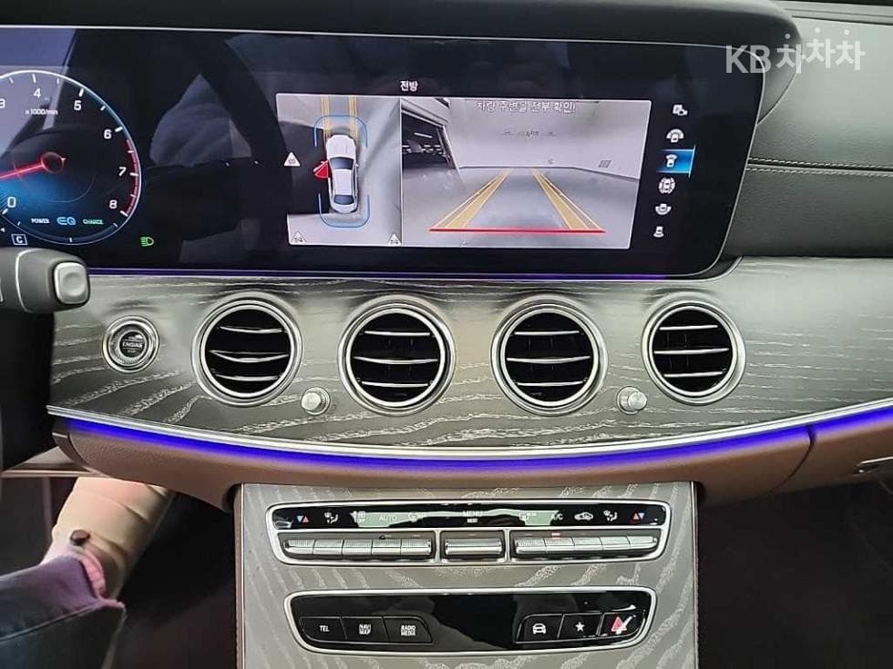 Mercedes-Benz E-Клас (W213)E350 4MATIC Exclusive - 10