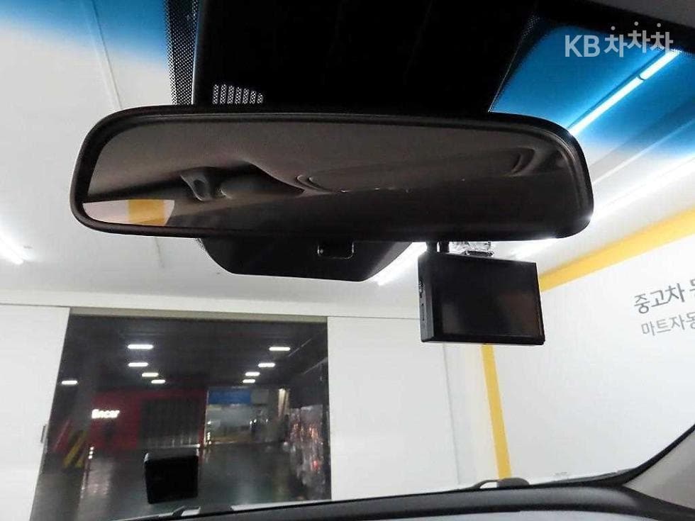 Kia Sportage 더 볼드2.0 Gasoline 2WD Prestige - 17