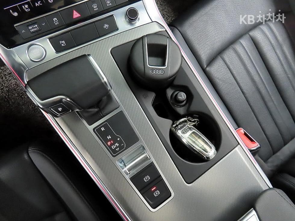Ауди A6(C8)45 TFSI Quattro Premium - 10