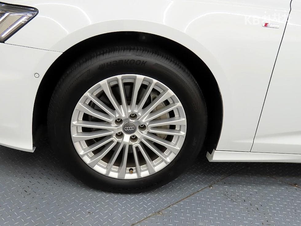 Ауди A6(C8)45 TFSI Quattro Premium - 20