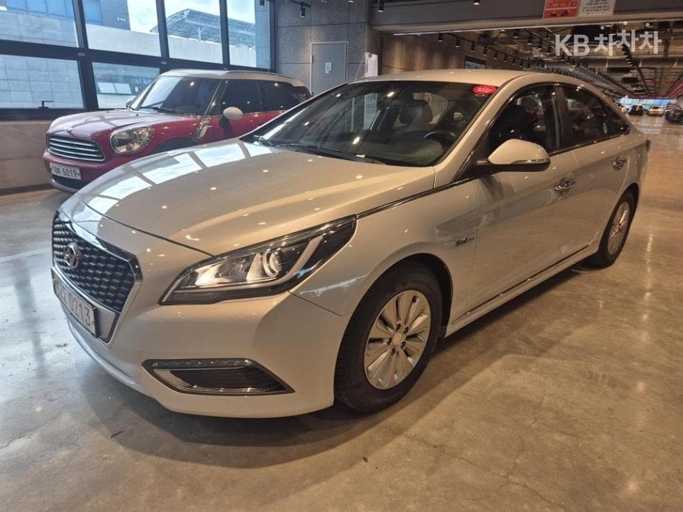 Хюндай Соната LF Хибрид 2.0 HEV Modern - Image 1