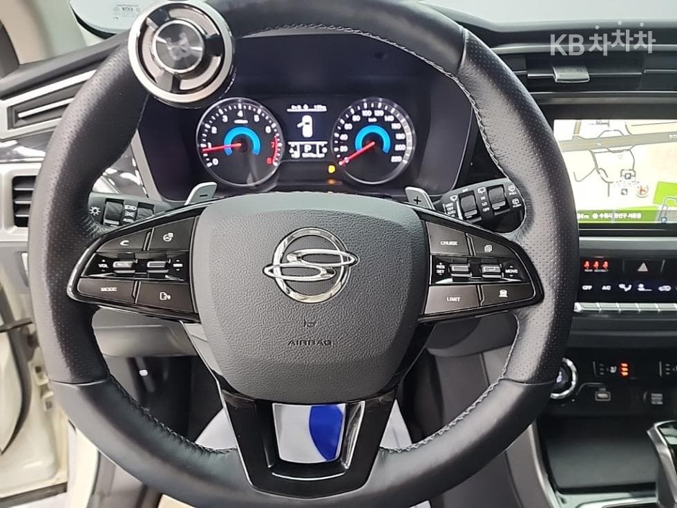 KG Mobility 뷰티플 코란도1.5 GDi Turbo 2WD C5 Plus - 9