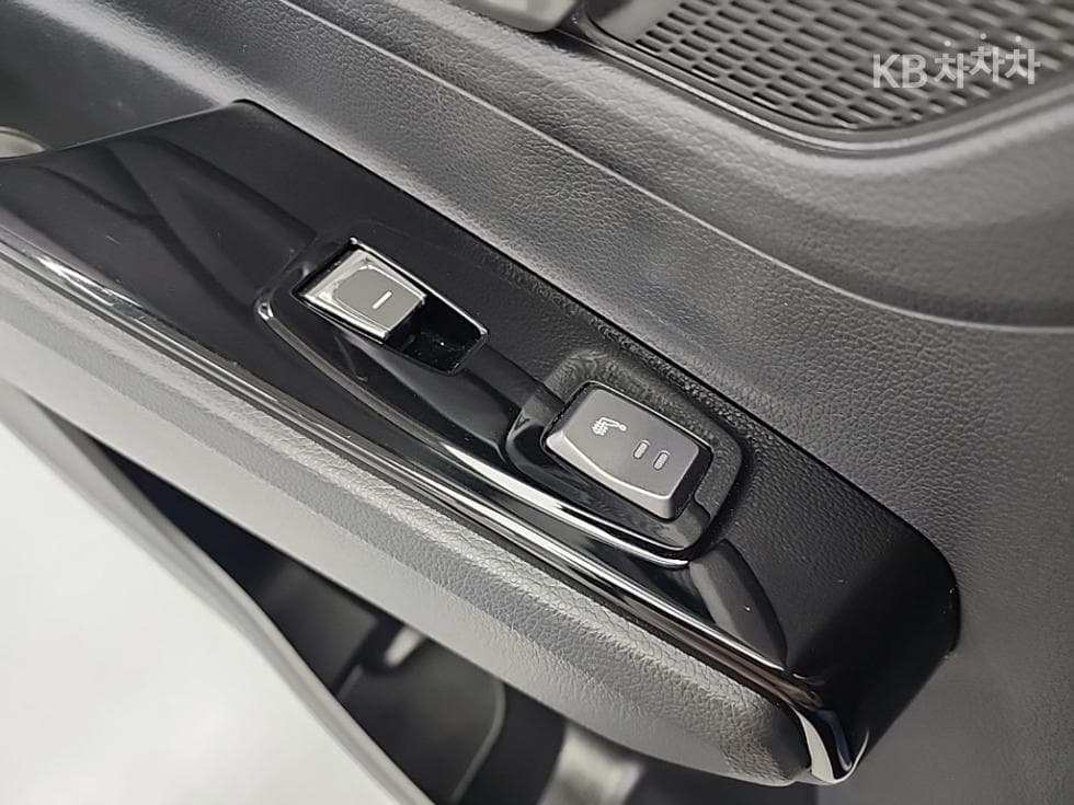 KG Mobility 뷰티플 코란도1.5 GDi Turbo 2WD C5 Plus - 13