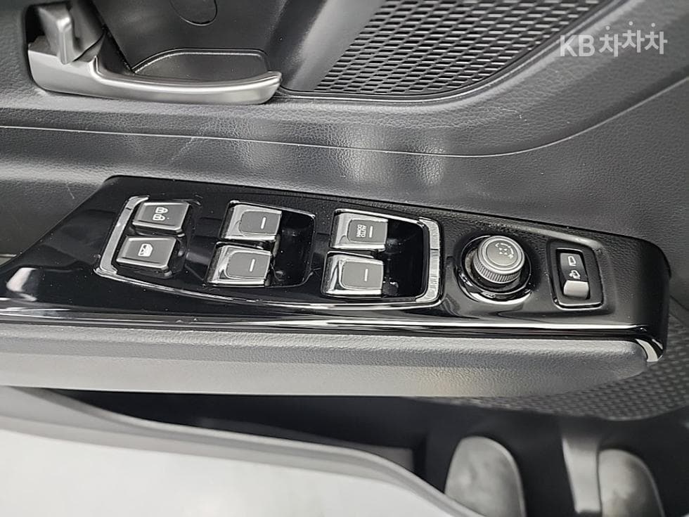 KG Mobility 뷰티플 코란도1.5 GDi Turbo 2WD C5 Plus - 16