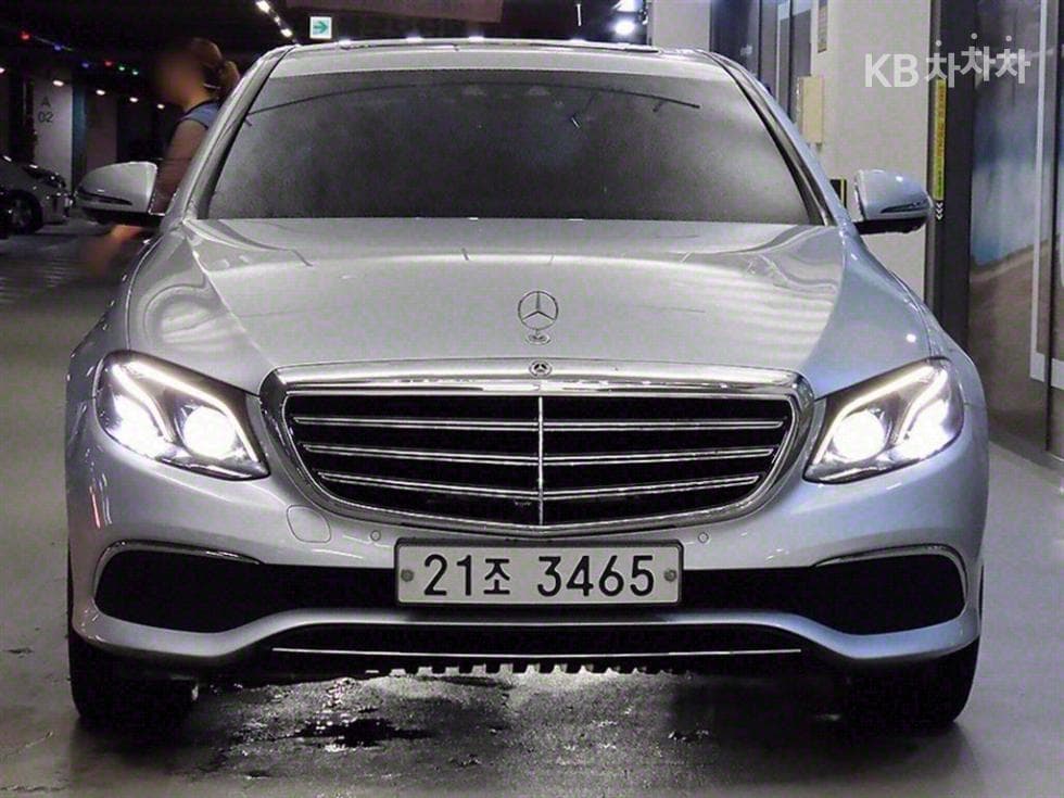 Mercedes-Benz E-Клас (W213)E300 4Matic Exclusive - 2