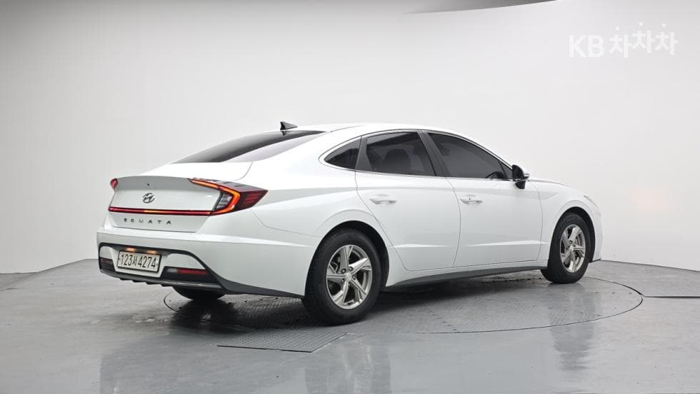 Хюндай Соната (DN8)2.0 LPG Рент-а-кар Стил - 2