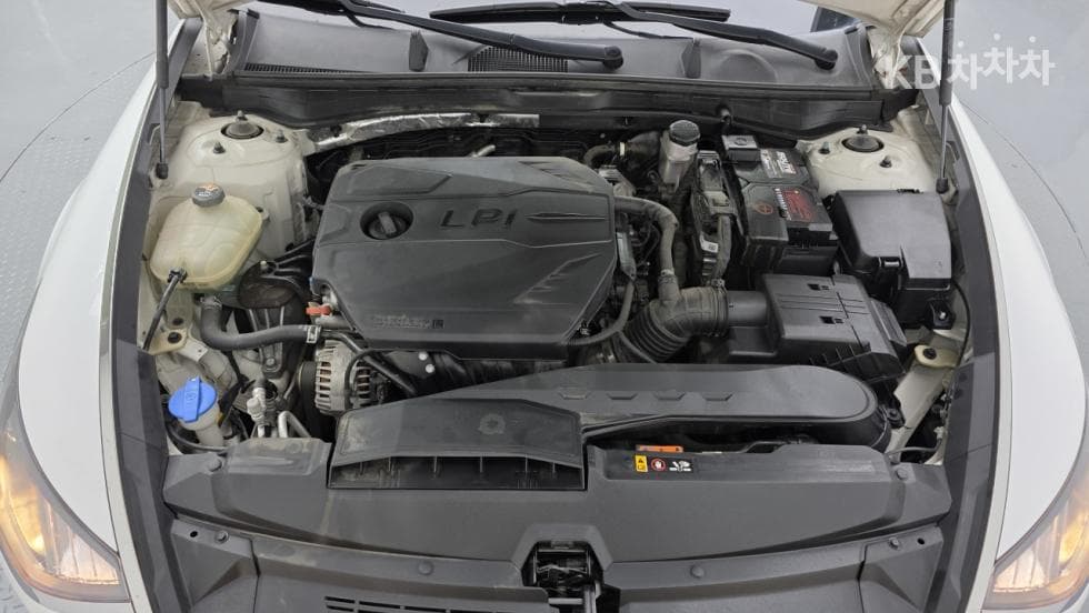 Хюндай Соната (DN8)2.0 LPG Рент-а-кар Стил - 5