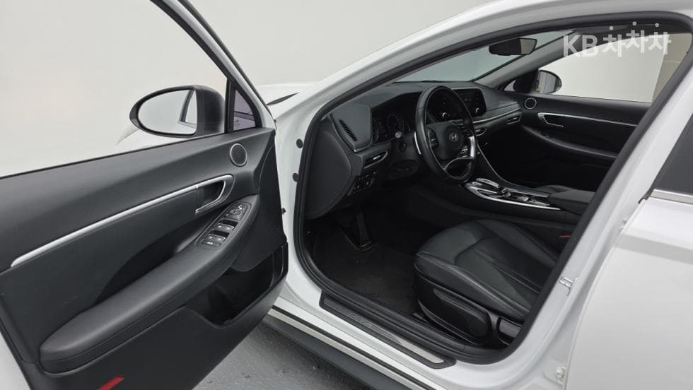 Хюндай Соната (DN8)2.0 LPG Рент-а-кар Стил - 13