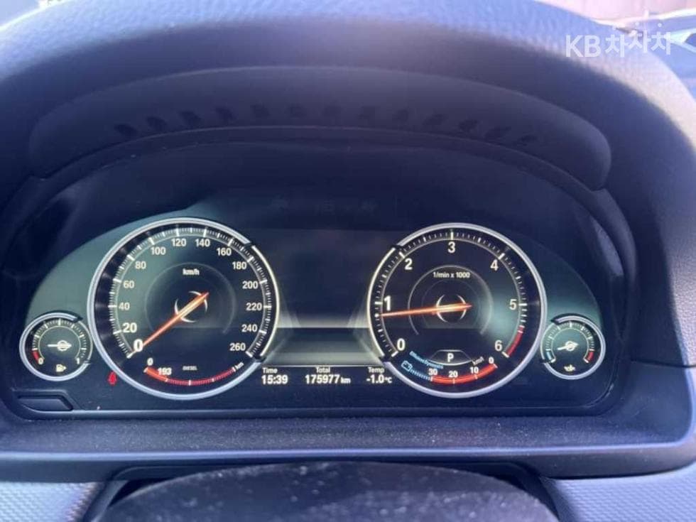 BMW Нов5 Серия520d F10 - 8