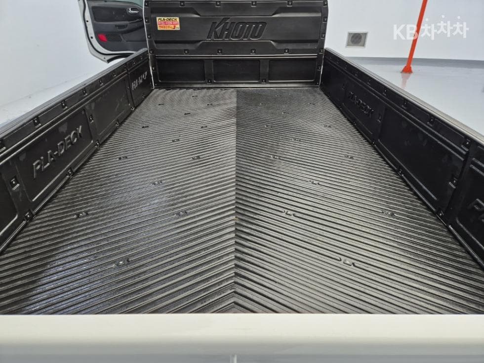 Kia The New (facelift) Bongo 3 (light truck) EV1 Ton 2WD Extra Long King Cab GLS - 17