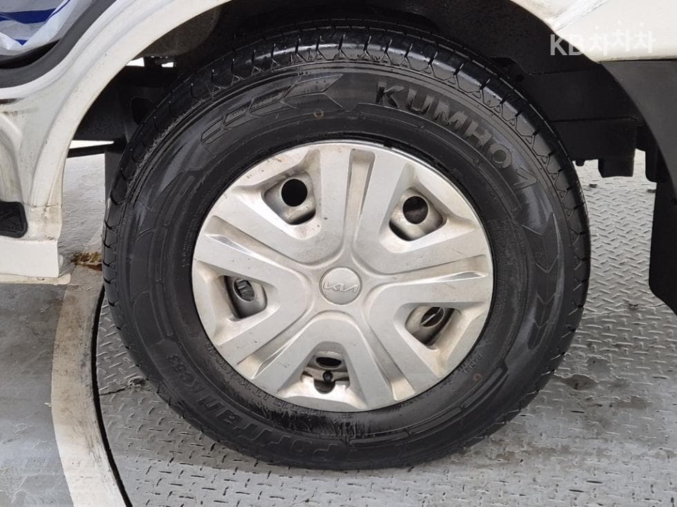 Kia The New (facelift) Bongo 3 (light truck) EV1 Ton 2WD Extra Long King Cab GLS - 18