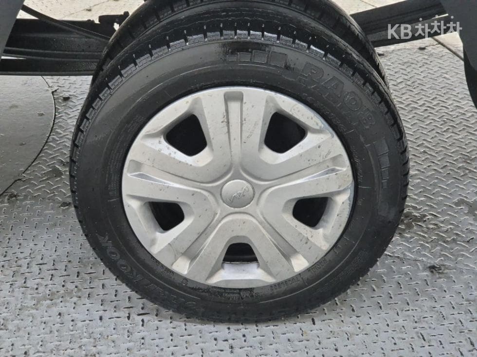 Kia The New (facelift) Bongo 3 (light truck) EV1 Ton 2WD Extra Long King Cab GLS - 19