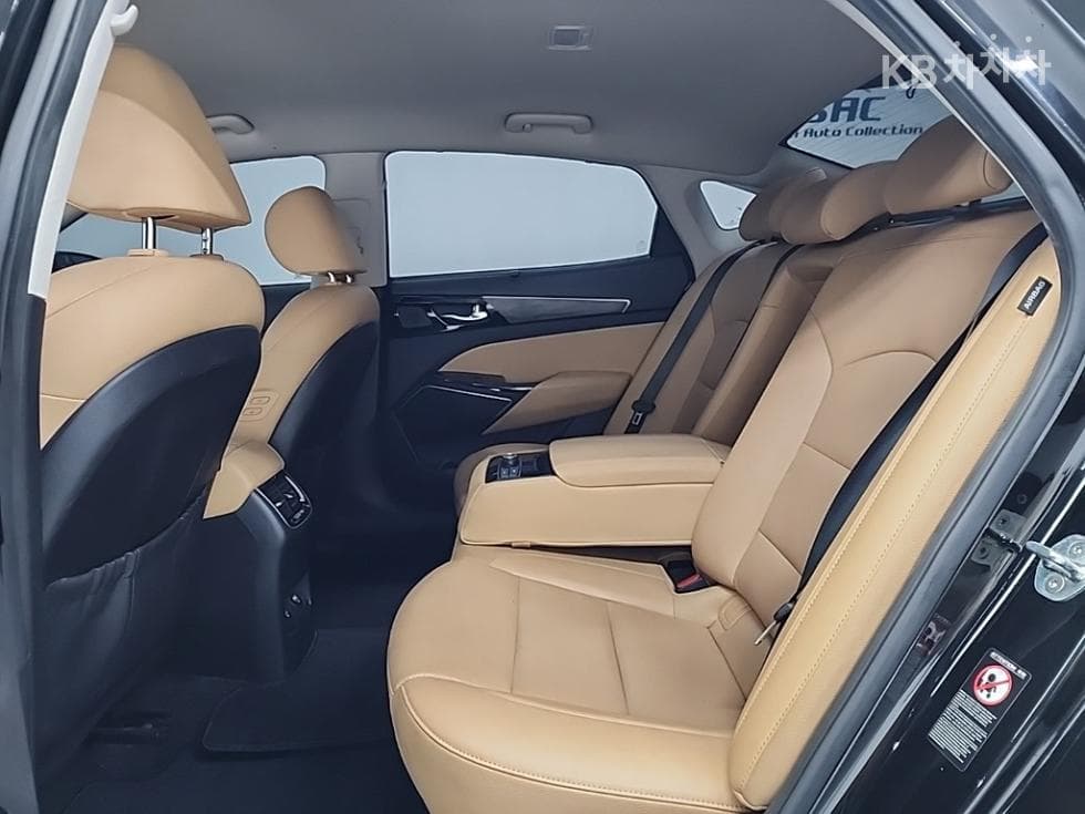 Киа K7 Premiere Хибрид2.4 HEV Noblesse - 12