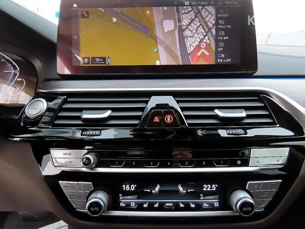 BMW 올Нов5 Серия (G30)530e M Sport - 13