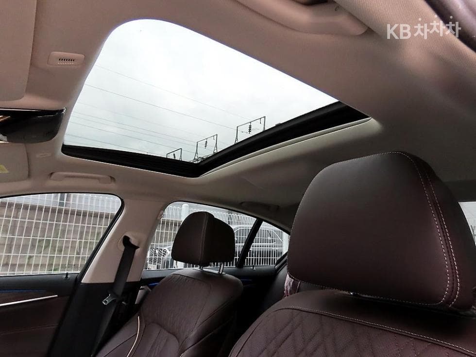 BMW 올Нов5 Серия (G30)530e M Sport - 17