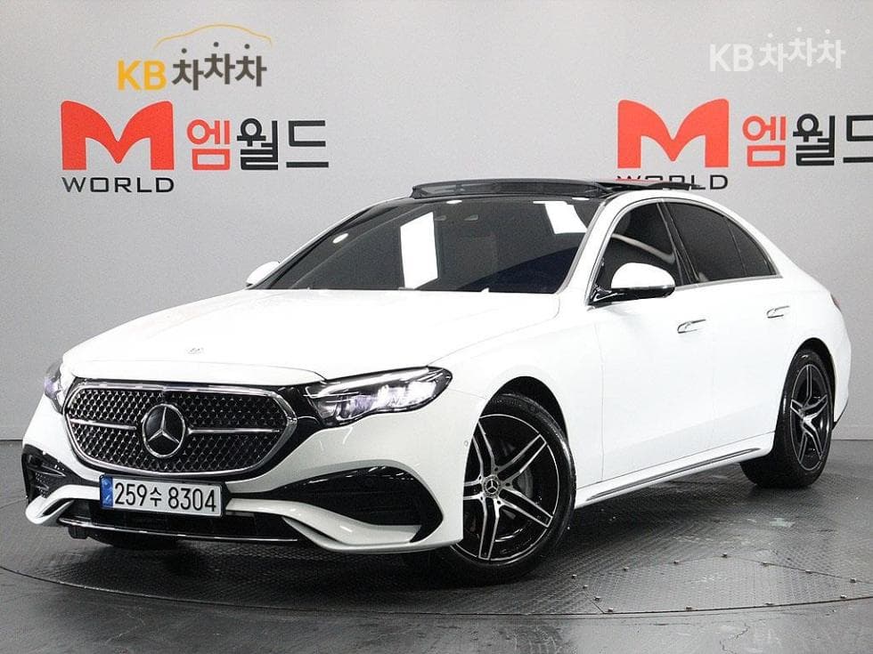 Mercedes-Benz E-클래스 (W214) E200 AMG Line - Image 1