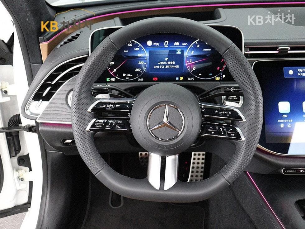 Mercedes-Benz E-클래스 (W214)E200 AMG Line - 15