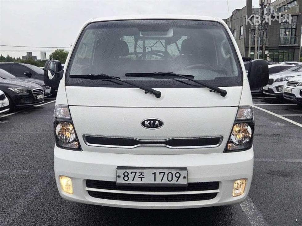 Киа Бонго 3 (лек)1 тон 활어수송차 Удължено междуосие Королевска кабина Лукс - 2