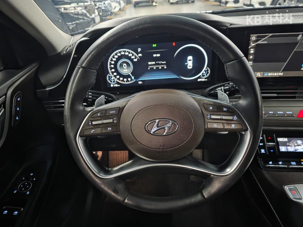 Hyundai The New (facelift) Grandeur (Azera)2.5 Exclusive - 15