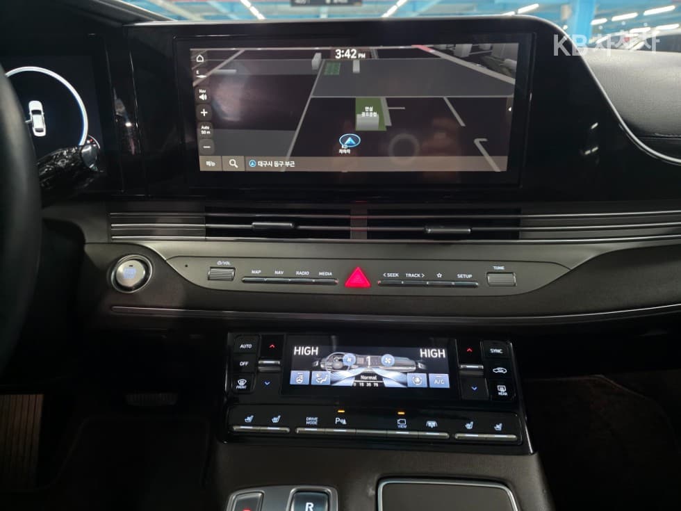 Hyundai The New (facelift) Grandeur (Azera)2.5 Exclusive - 12