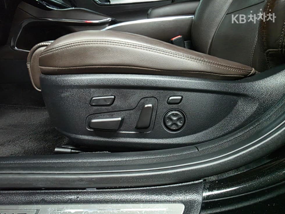 Hyundai The New (facelift) Grandeur (Azera)2.5 Exclusive - 10