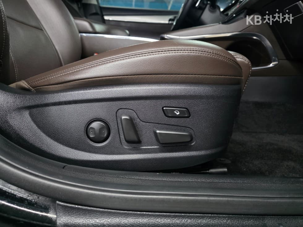 Hyundai The New (facelift) Grandeur (Azera)2.5 Exclusive - 11