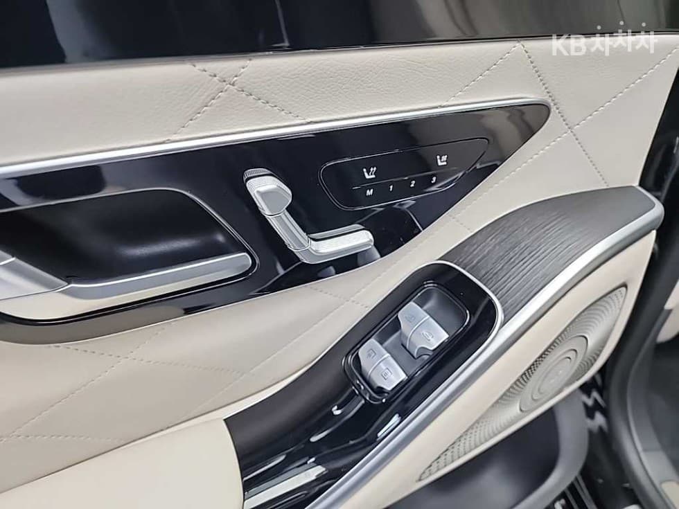 Mercedes-Benz S-Class W223S400d 4Matic Standard - 14