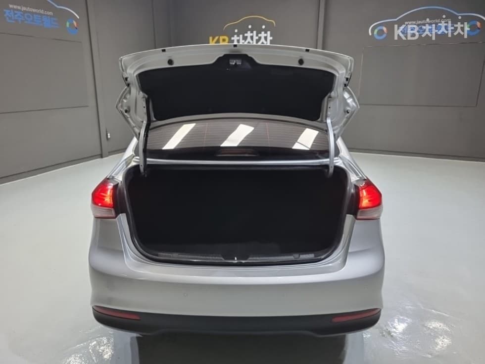 Киа The New (фейслифт) K31.6 Бензин Тренди Стандартен - 19