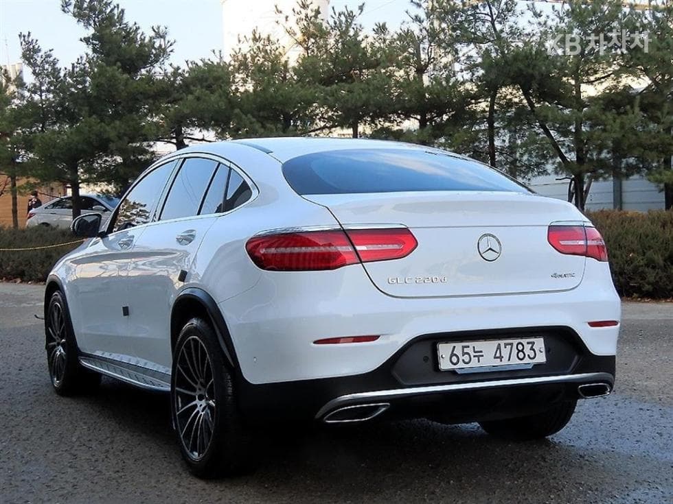 Mercedes-Benz GLC(X253)220 d 4Matic COUPE Premium - 3