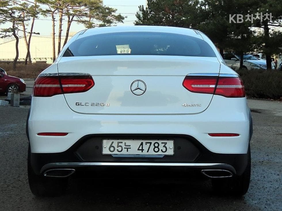 Mercedes-Benz GLC(X253)220 d 4Matic COUPE Premium - 4