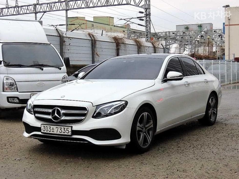 Mercedes-Benz E-Клас (W213) E300 Avantgarde - Image 1