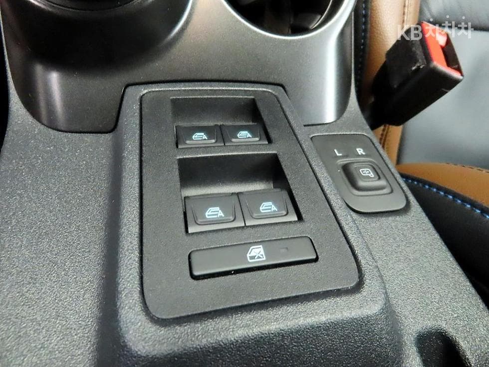 Форд 브롱코(U725)2.7 4 Door Outer Banks Стандартен - 12