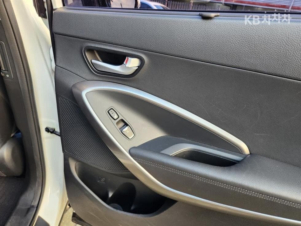 Хюндай 맥스CruzeДизел(e-VGT)2.2 2WD Exclusive 7-местен (Лимузин) Стандартен - 7