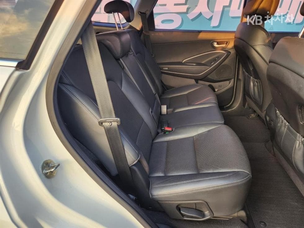 Хюндай 맥스CruzeДизел(e-VGT)2.2 2WD Exclusive 7-местен (Лимузин) Стандартен - 8