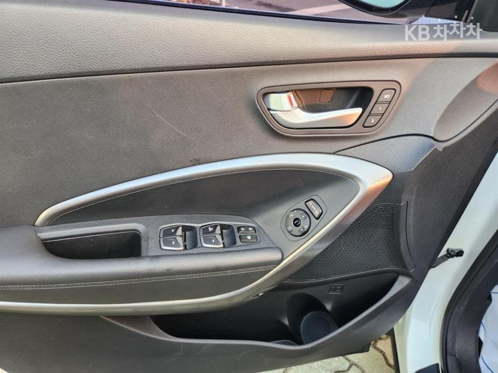 Хюндай 맥스CruzeДизел(e-VGT)2.2 2WD Exclusive 7-местен (Лимузин) Стандартен - 12